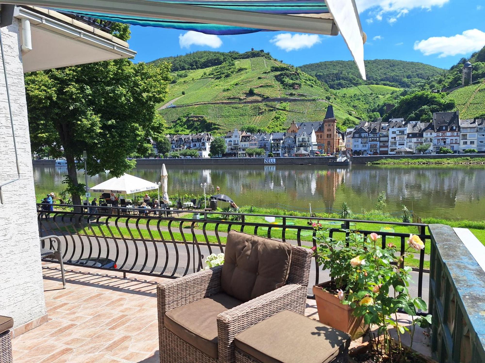 "Ferienhaus An Der Mosel" Zell an der Mosel Exterior photo